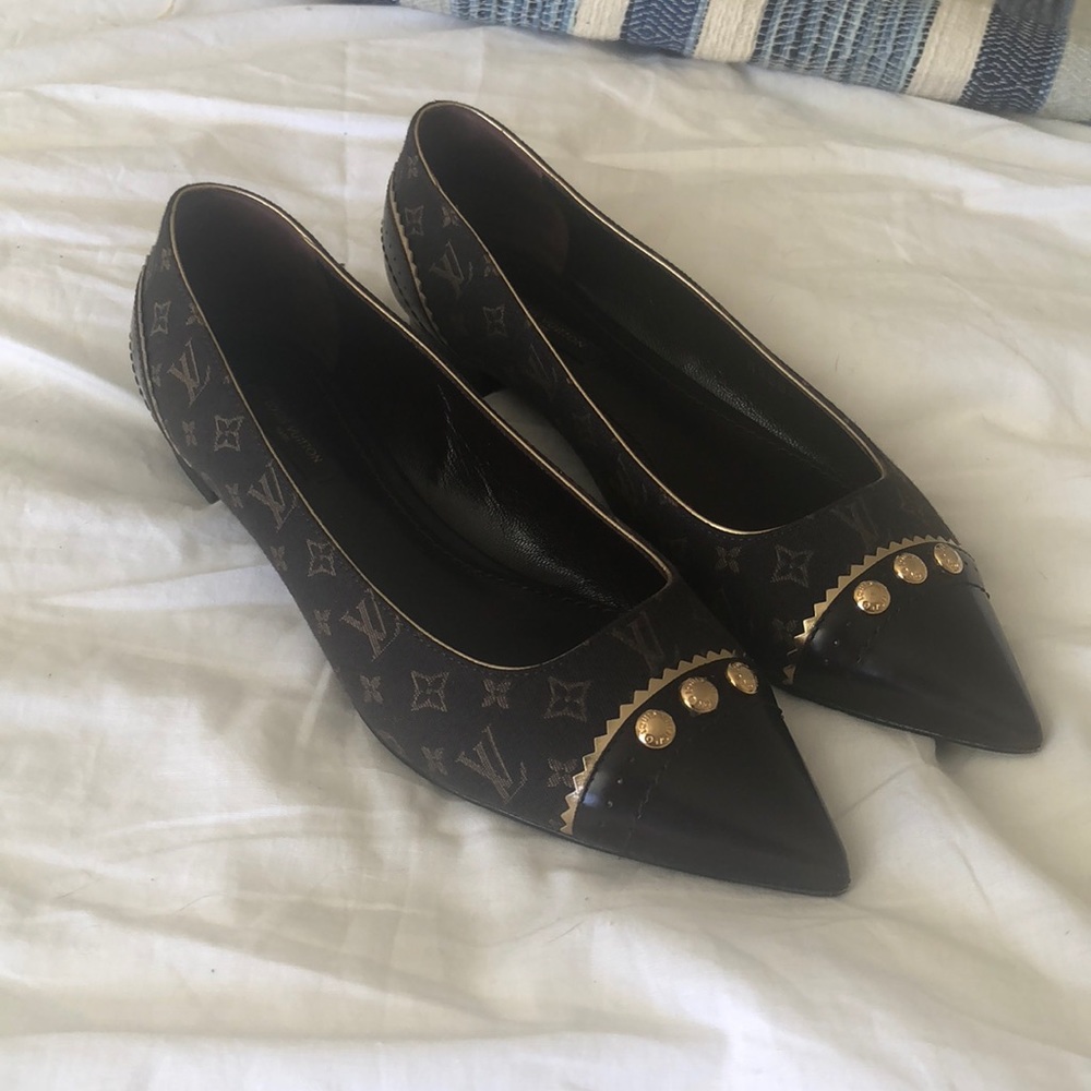 NEVER WORN Louis Vuitton Flats